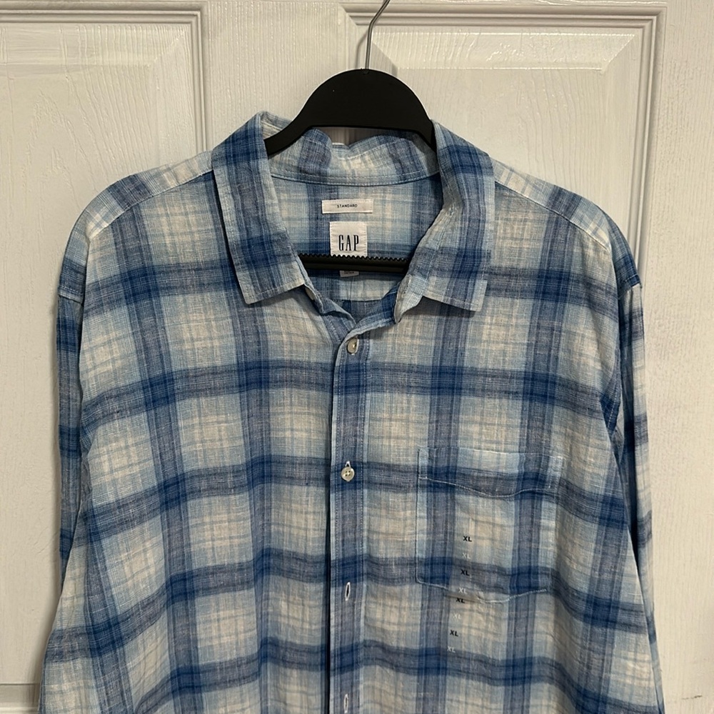 GAP shirt 💙 NEW!